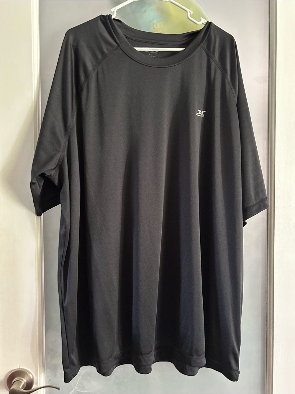 Men's Black Short-Sleeve Performance Tee